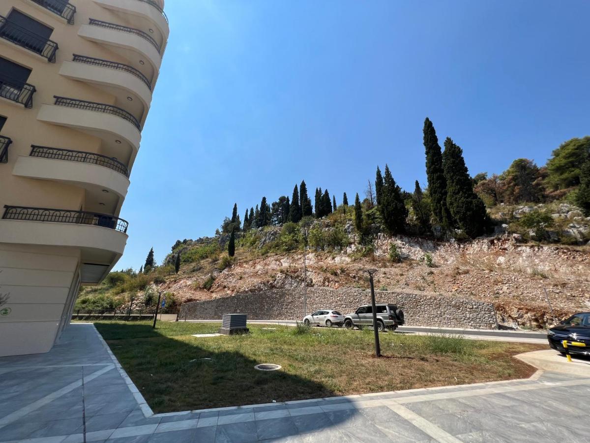 Green Hills By Rent A Car Mi Podgorica Luaran gambar